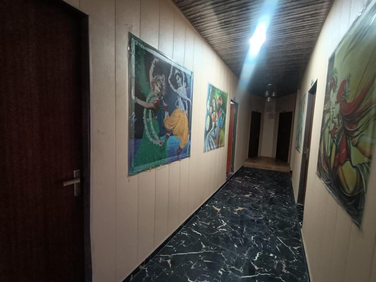 Hotel Yamnotri Dham Vrindāvan Exterior foto