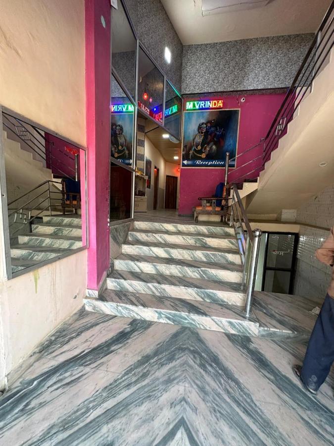 Hotel Yamnotri Dham Vrindāvan Exterior foto